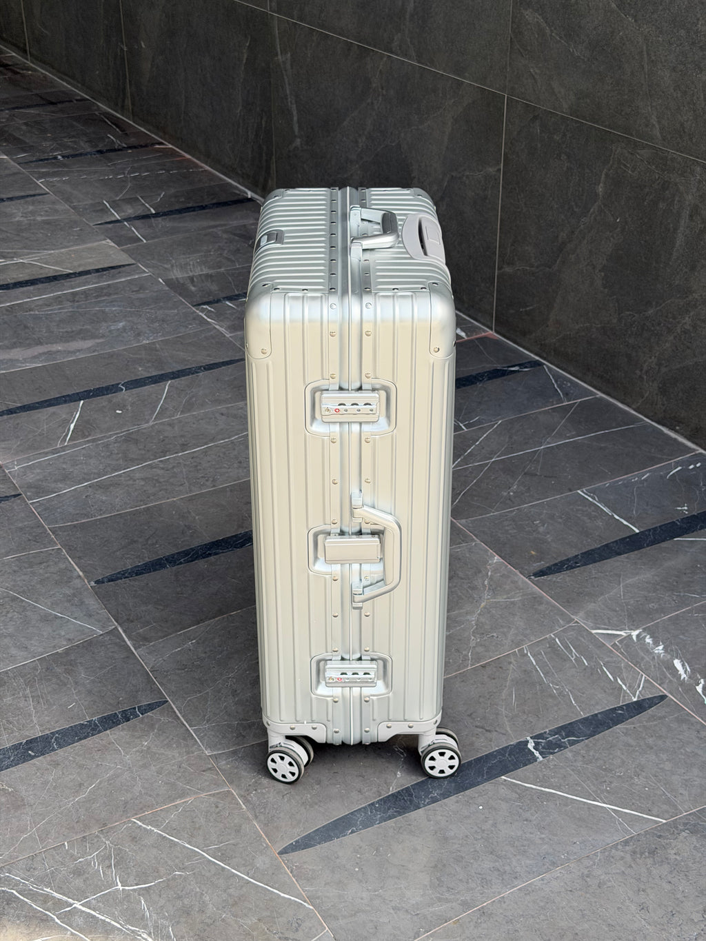 Riviera Aluminium Check-In Suitcase 28”