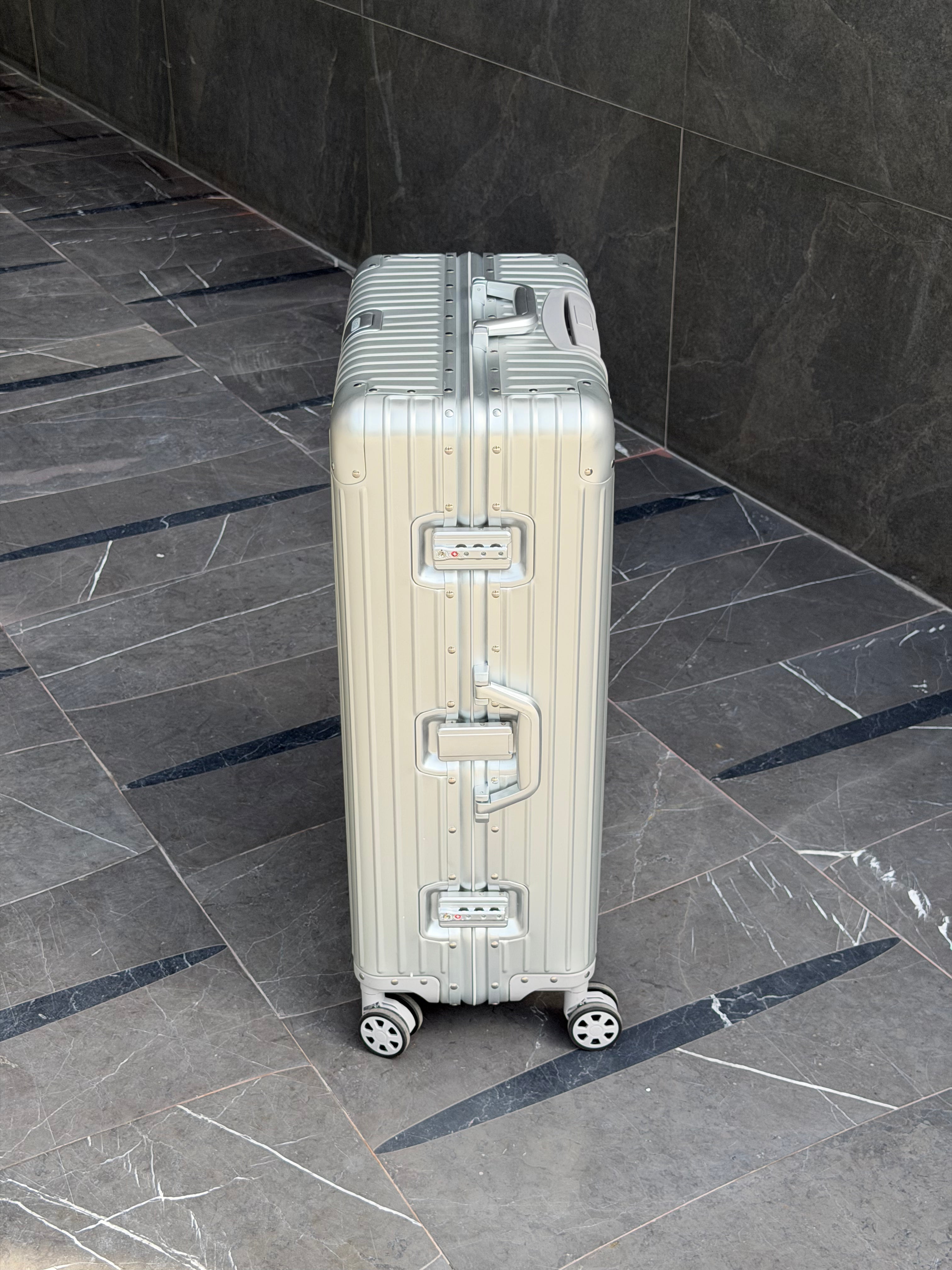 Riviera Aluminium Check-In Suitcase 28”