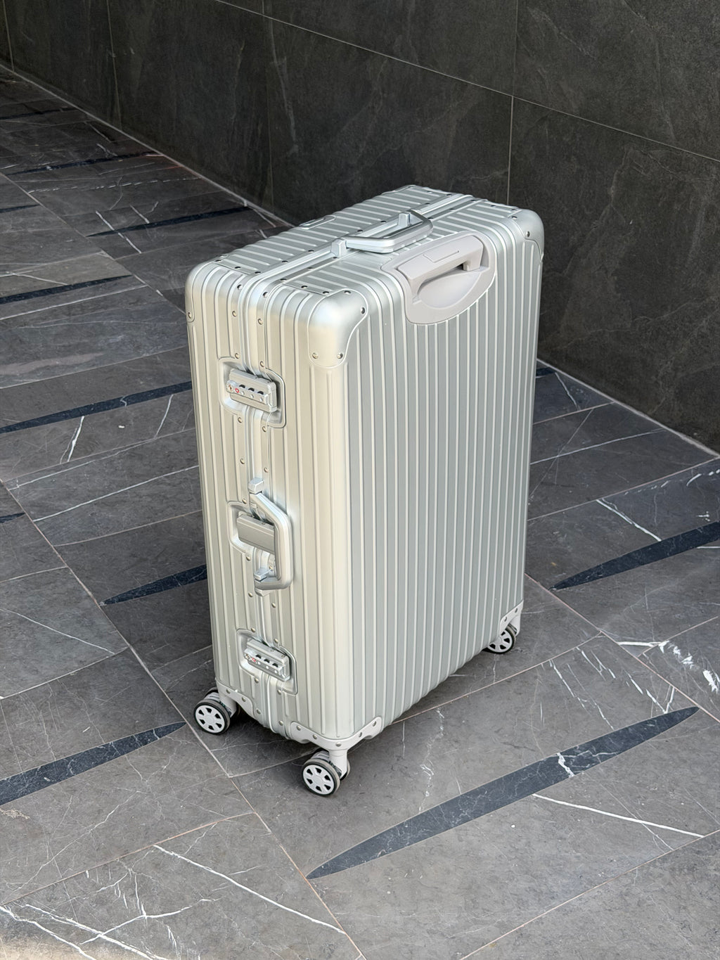 Riviera Aluminium Check-In Suitcase 28”