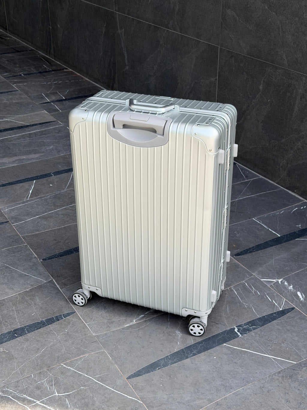 Riviera Aluminium Check-In Suitcase 28”