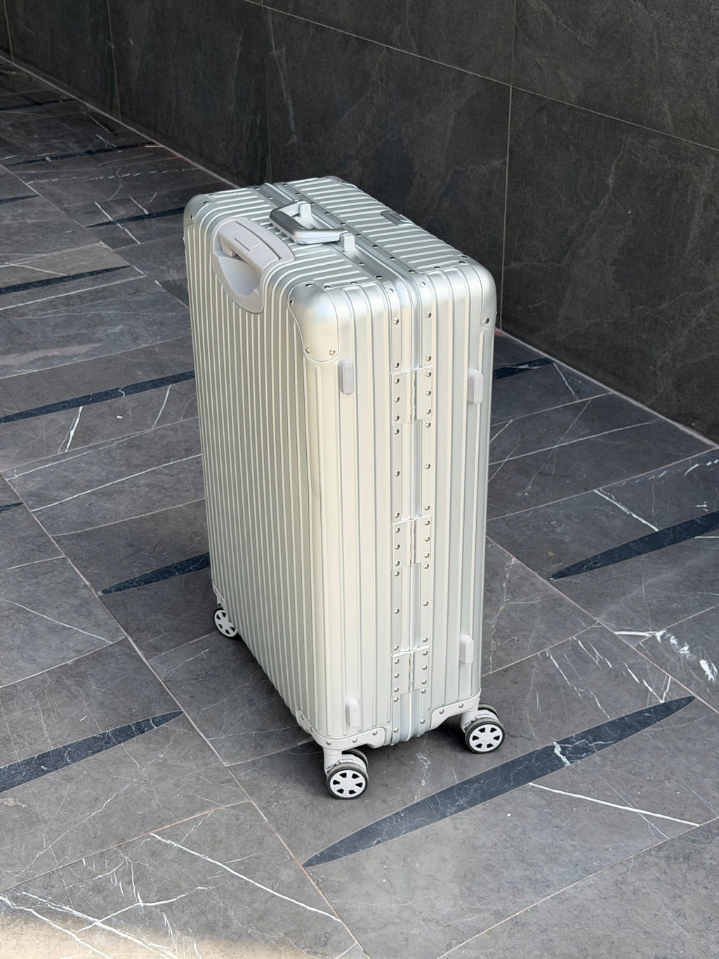 Riviera Aluminium Check-In Suitcase 28”
