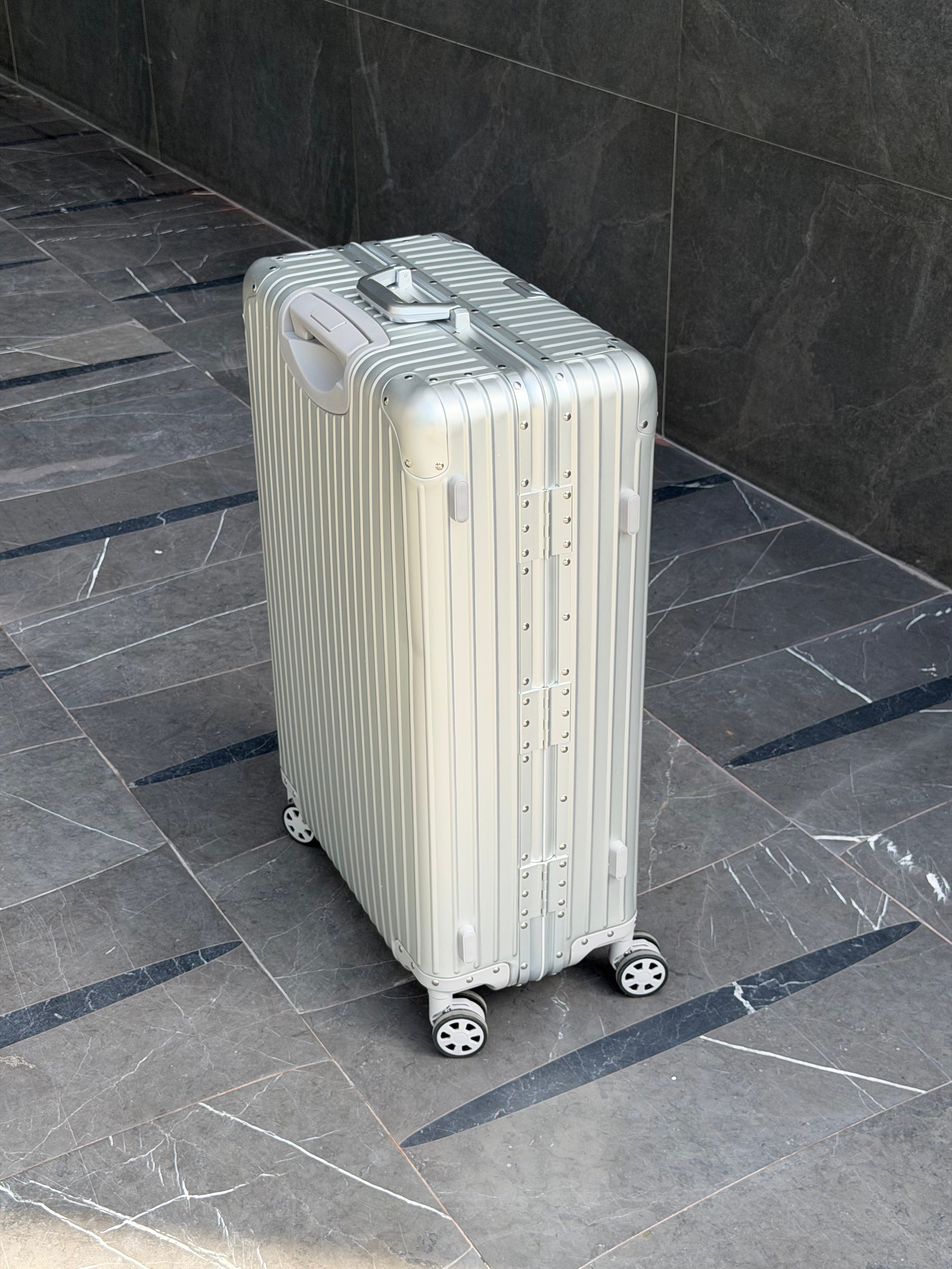 Riviera Aluminium Check-In Suitcase 28”