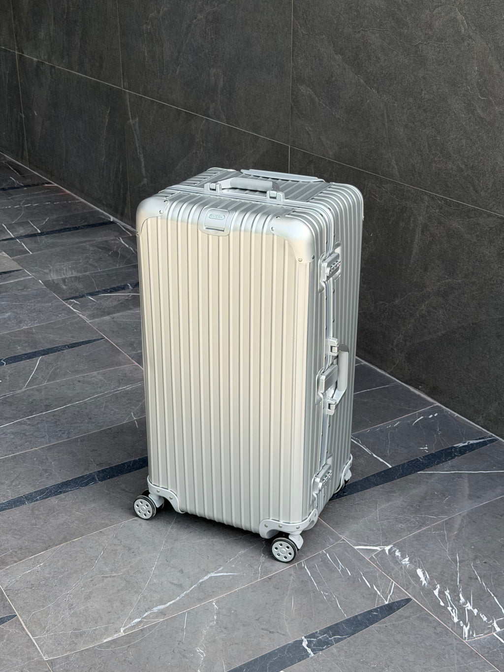 Riviera Aluminium Check In Suitcase Trunk