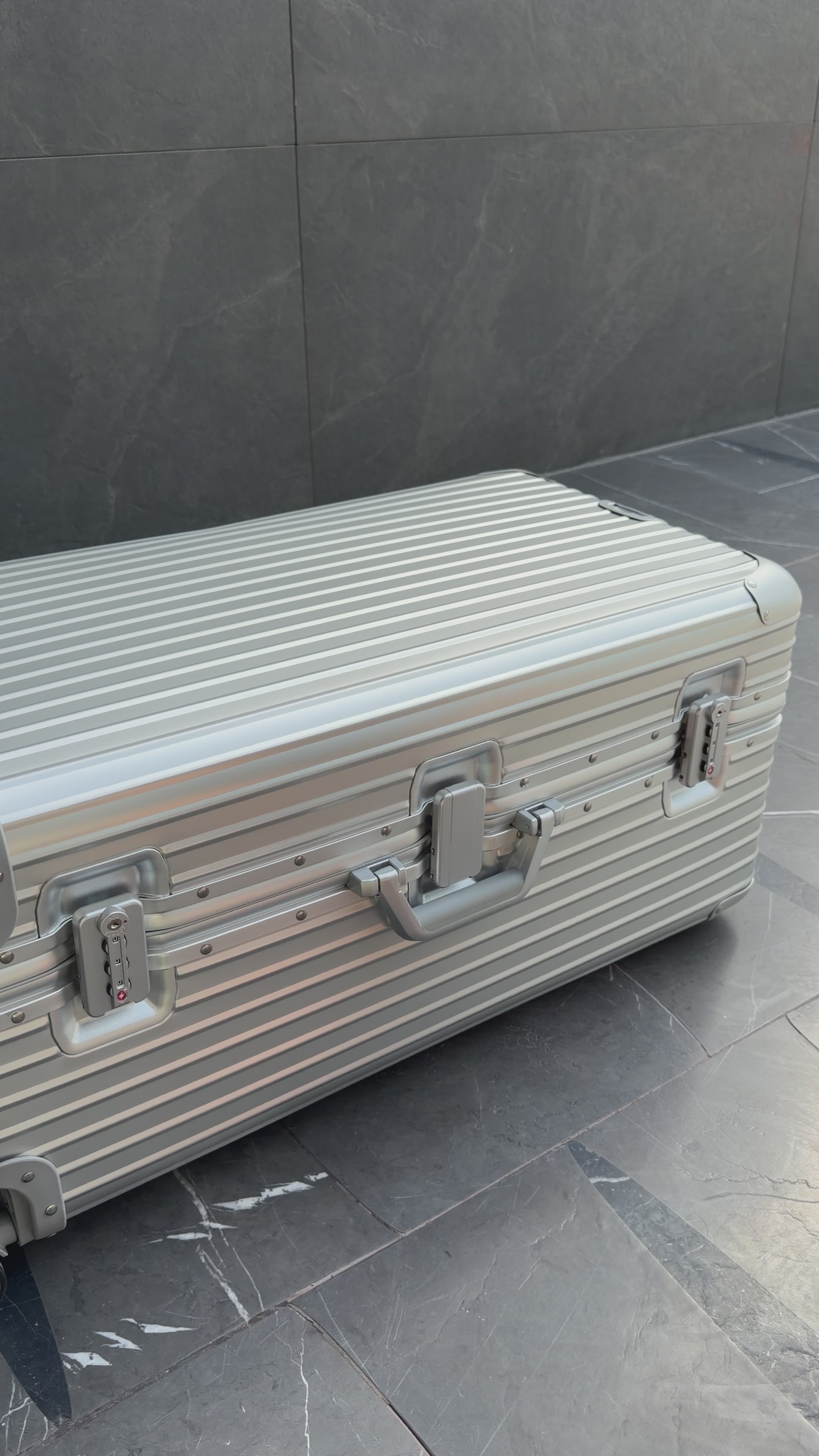 Riviera Aluminium Check-In Suitcase 28”